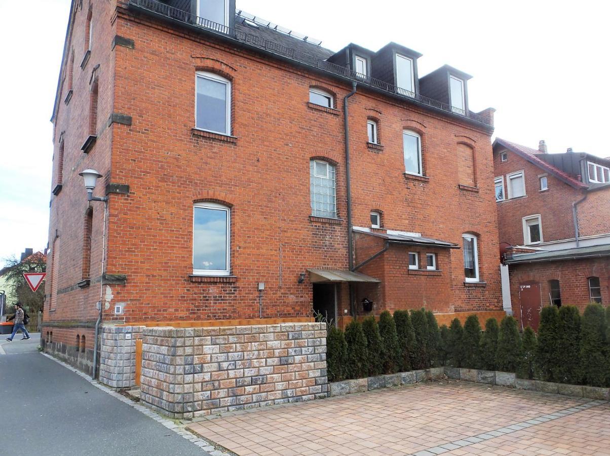 Apartment Bayreuth, Grosse Ferienwohnung Im Haus Mit Kunst, 3 Schlafzimmer, Kueche, Parkplatz Exterior photo