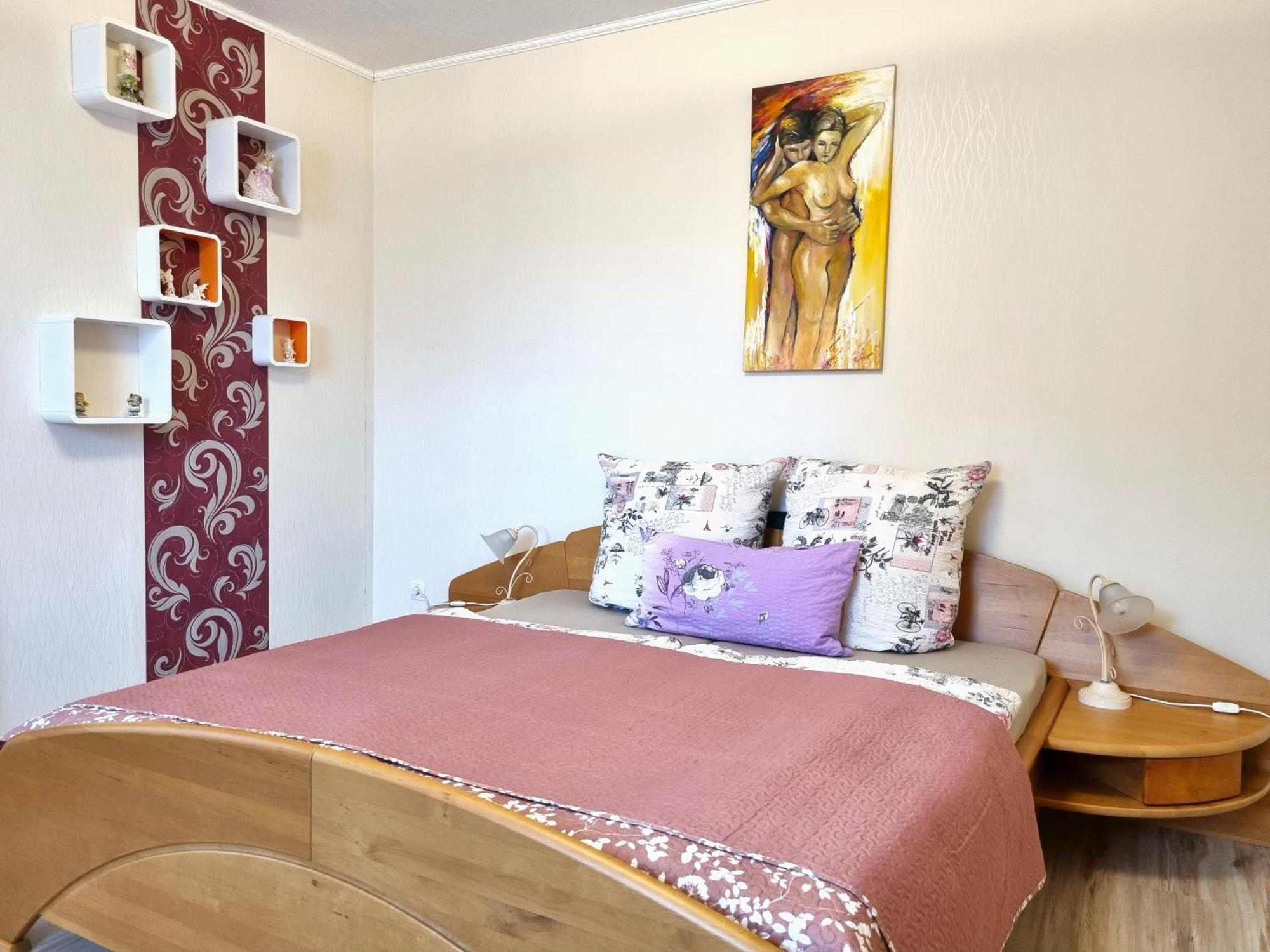 Apartment Bayreuth, Grosse Ferienwohnung Im Haus Mit Kunst, 3 Schlafzimmer, Kueche, Parkplatz Exterior photo