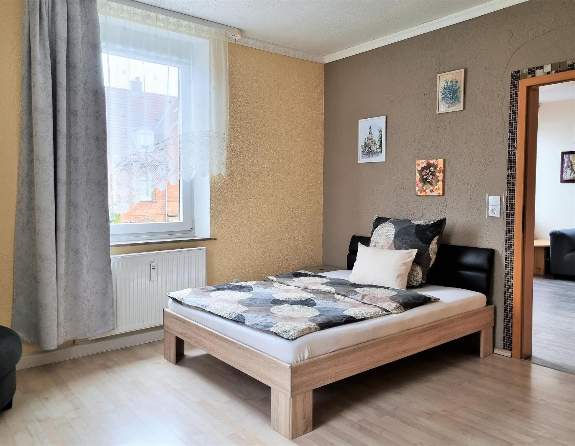 Apartment Bayreuth, Grosse Ferienwohnung Im Haus Mit Kunst, 3 Schlafzimmer, Kueche, Parkplatz Exterior photo